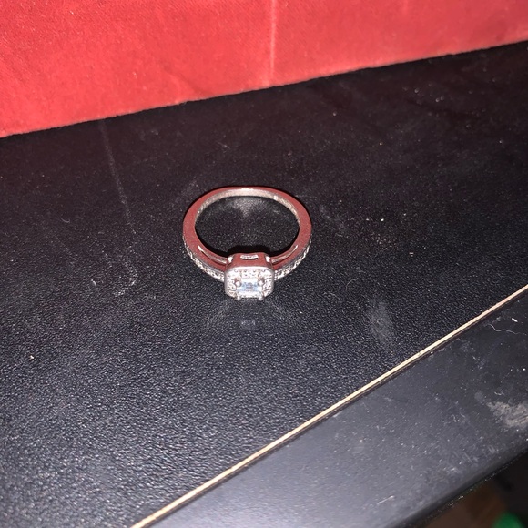 925 NVC size 9 engagement ring NWOT - Picture 9 of 11